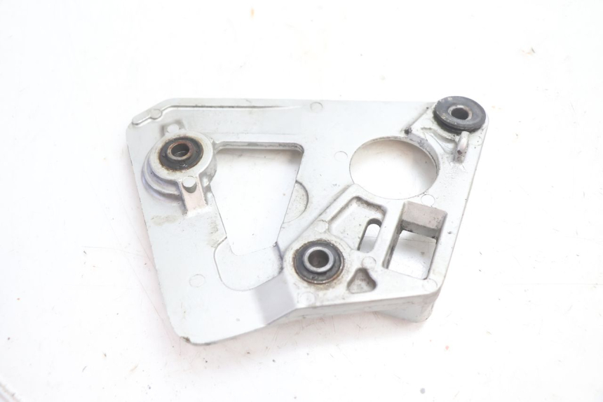 photo de FUSSRASTEN HALTEPLATTEN VORN RECHT SUZUKI GSX F GSXF 750 (1988 - 1998) - Zoom auf Gebrauchszustand