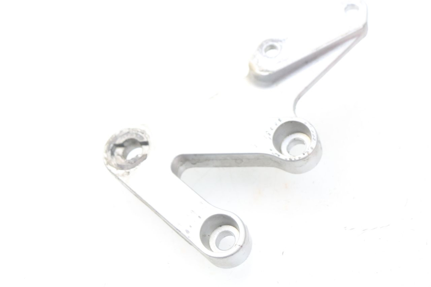 photo de FUSSRASTEN HALTEPLATTEN VORN RECHT SUZUKI GSX-R GSXR 600 (2001 - 2003) - Alternative Perspektive