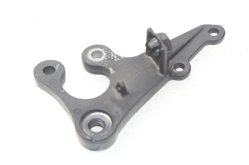 photo de FUSSRASTEN HALTEPLATTEN VORN RECHT SUZUKI GSX-R GSXR K16 1000 (2012 - 2016) - Alternative Perspektive