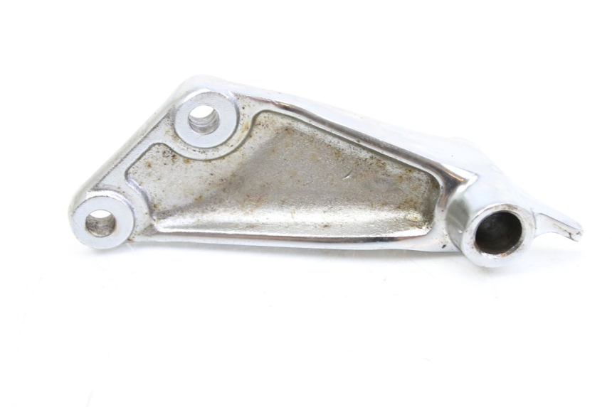 photo de RECHTE VORDERE FUßRASTENHALTERUNG SYM HUSKY 125 (1999 - 2005) - Technische Nahaufnahme