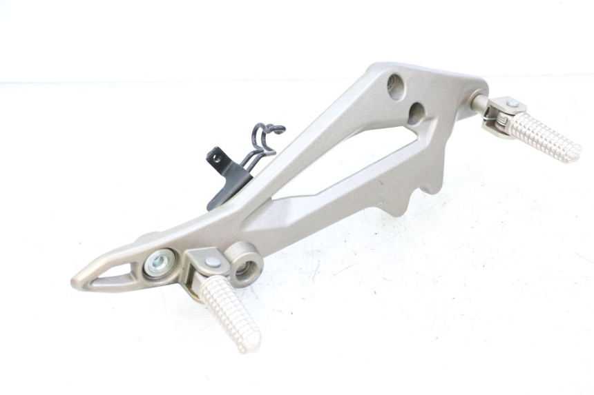 photo de FUSSRASTEN HALTEPLATTEN VORN RECHT KIDEN KD125-G 125 (2018 - 2022) - Hauptansicht