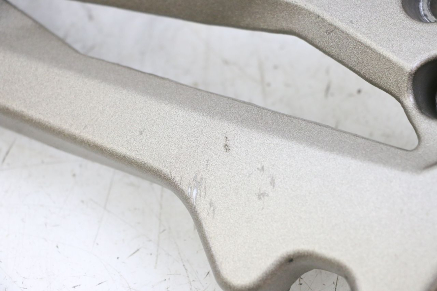 photo de FUSSRASTEN HALTEPLATTEN VORN RECHT KIDEN KD125-G 125 (2018 - 2022) - Alternative Perspektive