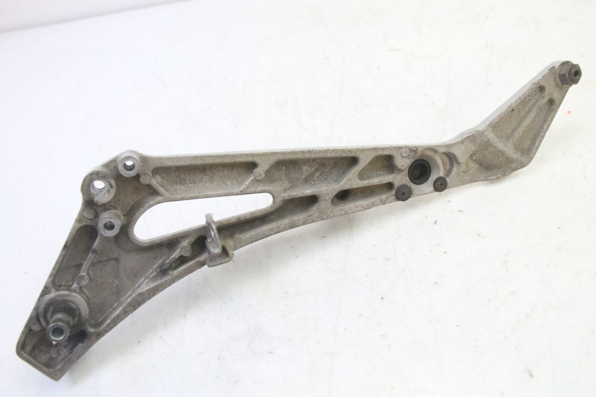 photo de FUSSRASTEN HALTEPLATTEN VORN RECHT HONDA NTV DEAUVILLE 650 (2001 - 2006) - Technische Nahaufnahme