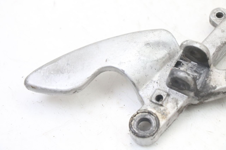 photo de FUSSRASTEN HALTEPLATTEN VORN RECHT APRILIA RS 50 (1999 - 2005) - Detailansicht des Bauteils