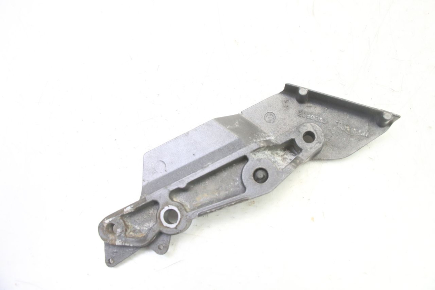 photo de FUSSRASTEN HALTEPLATTEN VORN RECHT TRIUMPH SPRINT 900 (1995 - 1998) - Technische Nahaufnahme