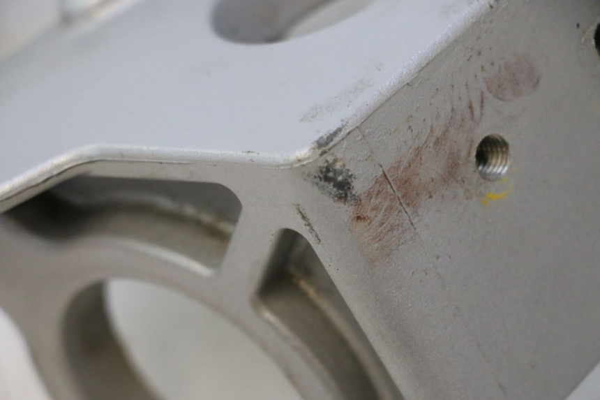 photo de FUSSRASTEN HALTEPLATTEN VORN RECHT CAN-AM SPYDER RS 1000 (2008 - 2012) - Detailansicht des Bauteils