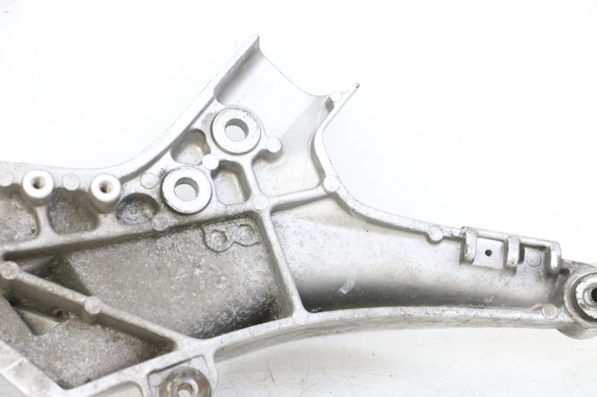 photo de FUSSRASTEN HALTEPLATTEN VORN RECHT HONDA ST PAN EUROPEAN 1300 (2002 - 2013) - Geprüftes Gebrauchtteil