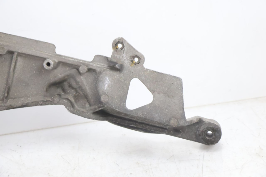 photo de FUSSRASTEN HALTEPLATTEN VORN RECHT HONDA ST PAN EUROPEAN 1100 (1990 - 2002) - Details der Befestigungspunkte