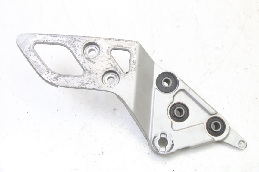 photo de FUSSRASTEN HALTEPLATTEN VORN RECHT SUZUKI GSX F GSXF 650 (2007 - 2015) - Hauptansicht