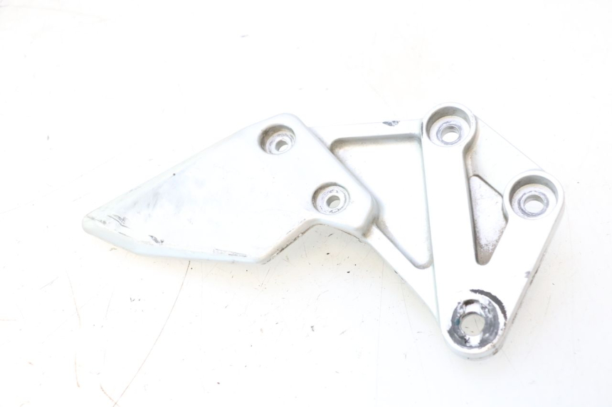 photo de FUSSRASTEN HALTEPLATTEN VORN RECHT SUZUKI SV S 650 (2003 - 2009) - Hauptansicht