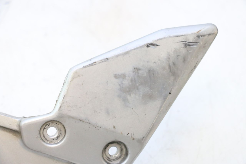 photo de FUSSRASTEN HALTEPLATTEN VORN RECHT SUZUKI SV S 650 (2003 - 2009) - Detailansicht des Bauteils