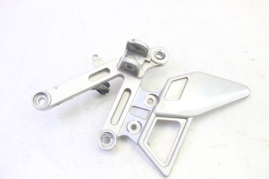 photo de FUSSRASTEN HALTEPLATTEN VORN RECHT YAMAHA TZR 50 (2008 - 2016) - Detailansicht des Bauteils