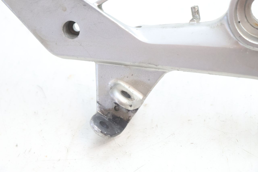 photo de FUSSRASTEN HALTEPLATTEN VORN RECHT HONDA VFR FI RC46 800 (1998 - 2001) - Zoom auf Gebrauchszustand