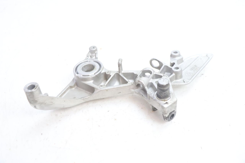 photo de FUSSRASTEN HALTEPLATTEN VORN RECHT HONDA VFR FI RC46 800 (1998 - 2001) - Details der Befestigungspunkte