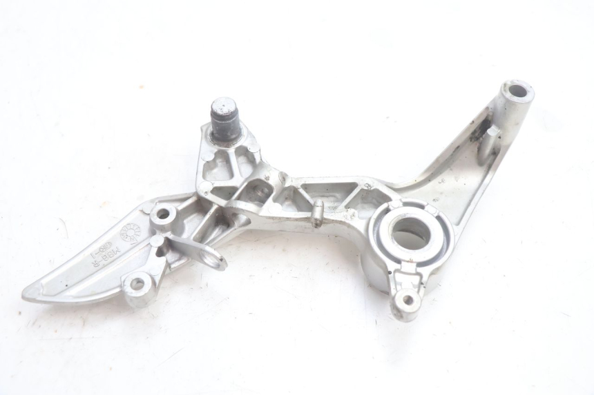 photo de FUSSRASTEN HALTEPLATTEN VORN RECHT HONDA VFR FI RC46 800 (1998 - 2001) - Oberflächenzustand und Material