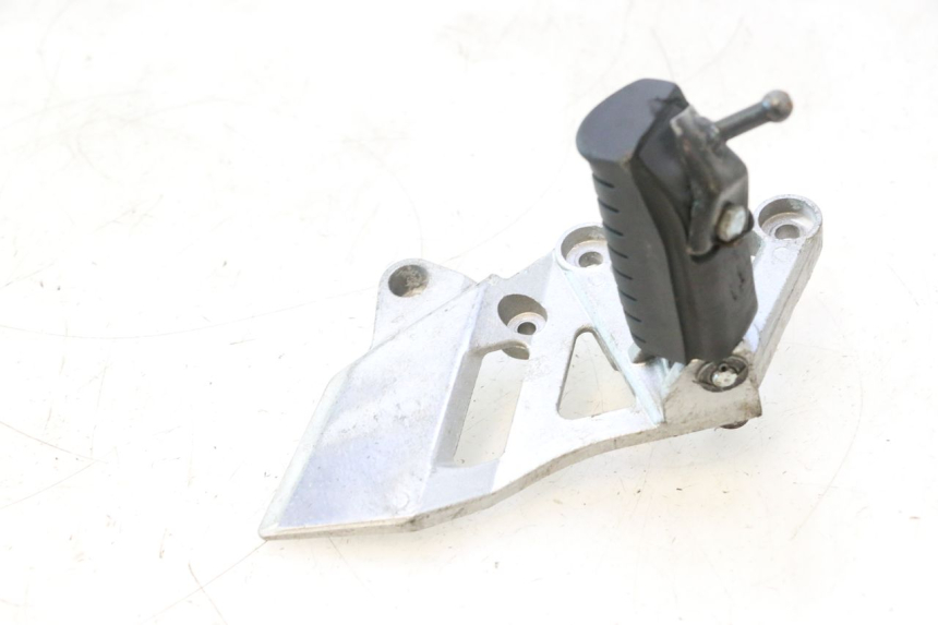 photo de FUSSRASTEN HALTEPLATTEN VORN RECHT DAELIM VJ ROADWIN 125 (2004 - 2007) - Details der Befestigungspunkte
