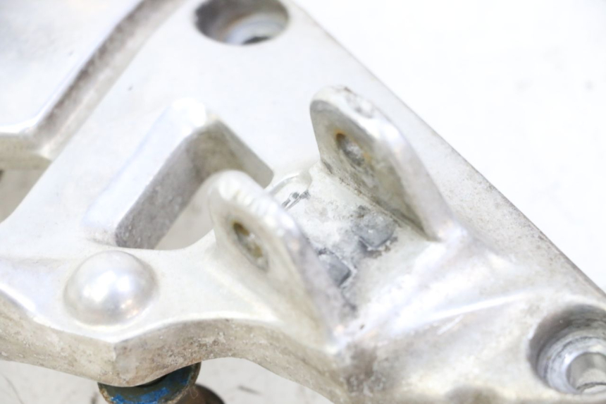 photo de FUSSRASTEN HALTEPLATTEN VORN RECHT YAMAHA XJN DIVERSION 600 (2000 - 2003) - Weitere Ansicht des Artikels