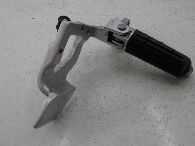 photo de FUSSRASTEN HALTEPLATTEN VORN RECHT YAMAHA FJR 1300 (2004 - 2005) - Hauptansicht