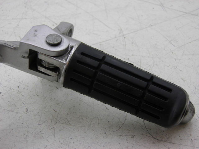 photo de FUSSRASTEN HALTEPLATTEN VORN RECHT YAMAHA FJR 1300 (2004 - 2005) - Technische Nahaufnahme