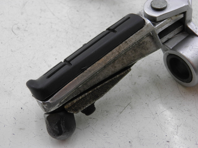 photo de FUSSRASTEN HALTEPLATTEN VORN RECHT YAMAHA FJR 1300 (2004 - 2005) - Gesamtansicht des Produkts