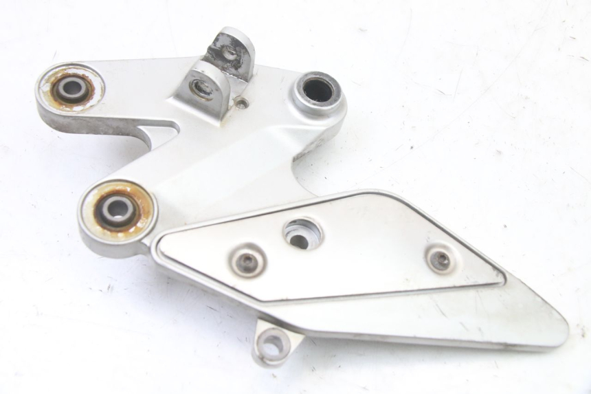 photo de FUSSRASTEN HALTEPLATTEN VORN RECHT YAMAHA FZ6 FAZER S2 600 (2007 - 2011) - Alternative Perspektive