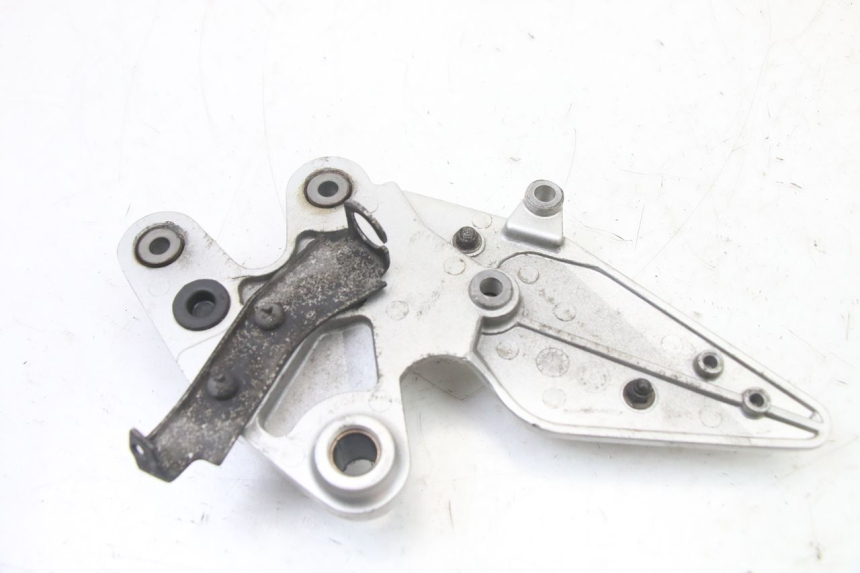 photo de FUSSRASTEN HALTEPLATTEN VORN RECHT YAMAHA FZ6 FAZER S2 600 (2007 - 2011) - Technische Nahaufnahme