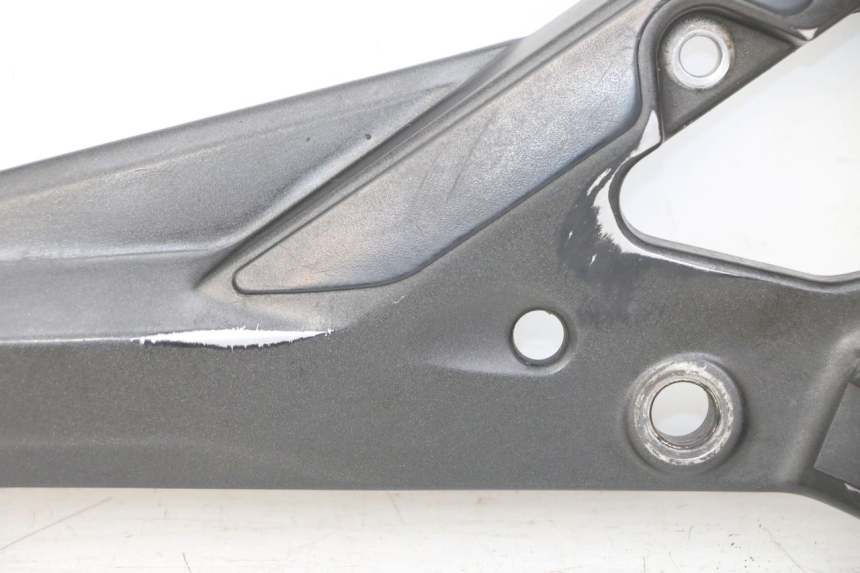 photo de FUSSRASTEN HALTEPLATTEN VORN RECHT YAMAHA XJ6 ABS 600 (2008 - 2016) - Details der Befestigungspunkte