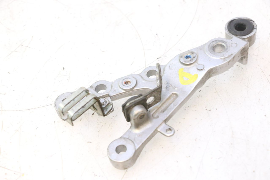 photo de FUSSRASTEN HALTEPLATTEN VORN RECHT YAMAHA YZF R6 600 (2008 - 2009) - Technische Nahaufnahme