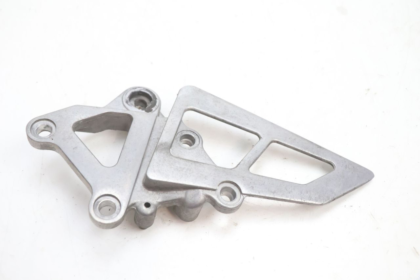 photo de RECHTE VORDERE FUßRASTENHALTERUNG KAWASAKI ZX-6R ZX6R 600 (1995 - 1997) - Detailansicht des Bauteils