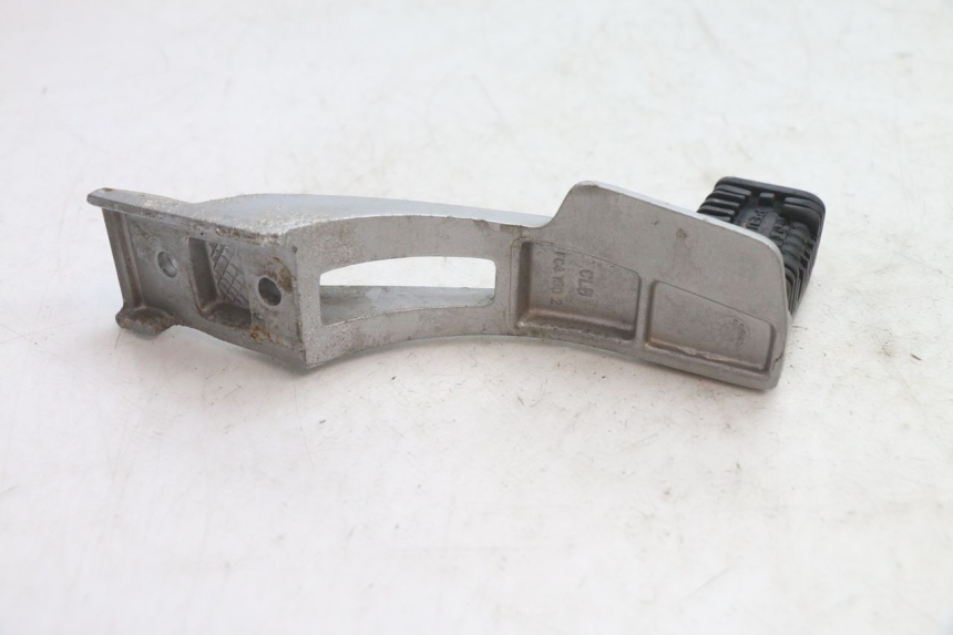 photo de FUSSRASTEN HALTEPLATTEN VORN LINKS PEUGEOT 103 SPX CLIP 50 (1989 - 1992) - Technische Nahaufnahme