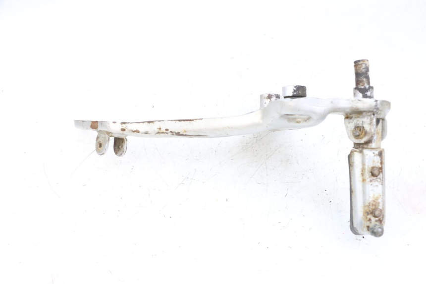 photo de FUSSRASTEN HALTEPLATTEN VORN LINKS MAG POWER BOMBERS 4T 50 (2016 - 2026) - Zoom auf Gebrauchszustand