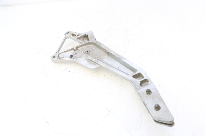 photo de FUSSRASTEN HALTEPLATTEN VORN LINKS HONDA CB F HORNET 600 (2005 - 2006) - Zoom auf Gebrauchszustand