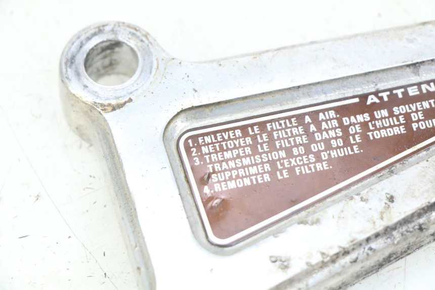 photo de LINKE VORDERE FUßRASTENHALTERUNG HONDA CM 125 (1983 - 2003) - Alternative Perspektive