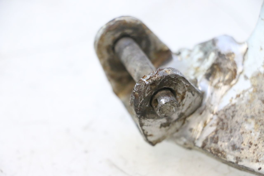 photo de FUSSRASTEN HALTEPLATTEN VORN LINKS HONDA CRF CR-F 125 (2020 - 2021) - Zoom auf Gebrauchszustand