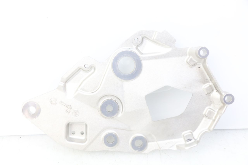 photo de FUSSRASTEN HALTEPLATTEN VORN LINKS BMW F GS K81 850 (2018 - 2023) - Details der Befestigungspunkte