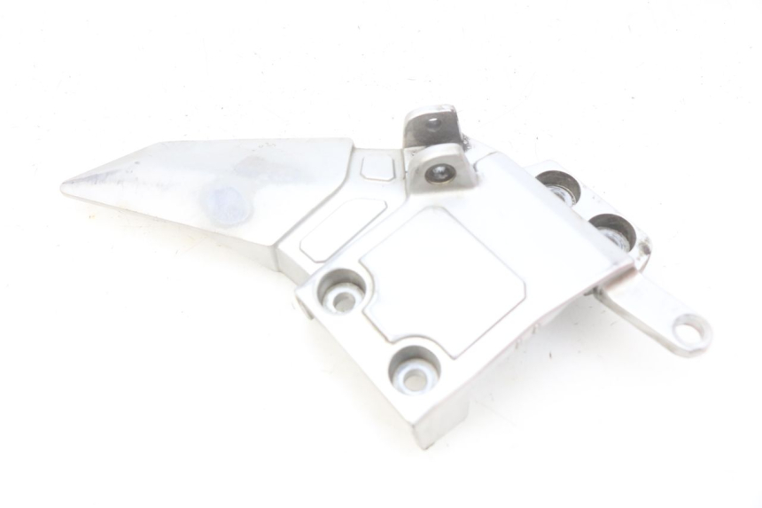 photo de LINKE VORDERE FUßRASTENHALTERUNG YAMAHA FJR ABS 1300 (2016 - 2020) - Zoom auf Gebrauchszustand