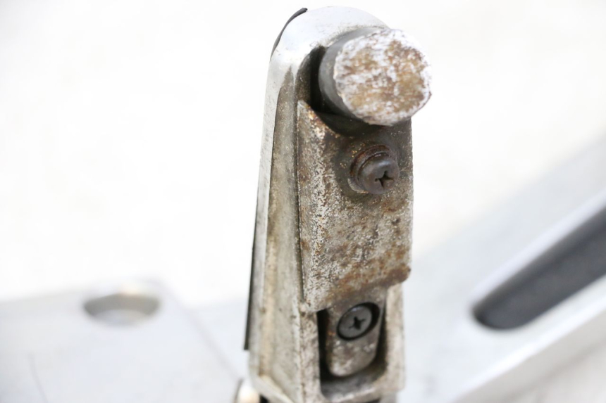 photo de LINKE VORDERE FUßRASTENHALTERUNG YAMAHA FJR ABS 1300 (2006 - 2012) - Alternative Perspektive