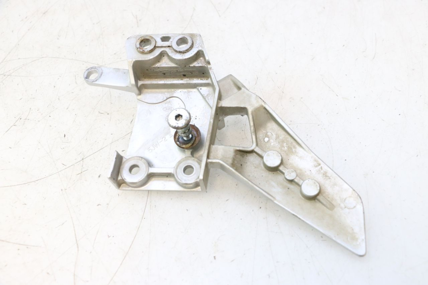 photo de FUSSRASTEN HALTEPLATTEN VORN LINKS YAMAHA FJR 1300 (2001 - 2005) - Detailansicht des Bauteils
