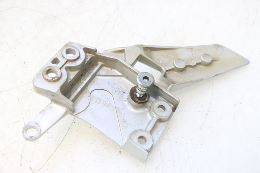 photo de FUSSRASTEN HALTEPLATTEN VORN LINKS YAMAHA FJR 1300 (2001 - 2005) - Zoom auf Gebrauchszustand