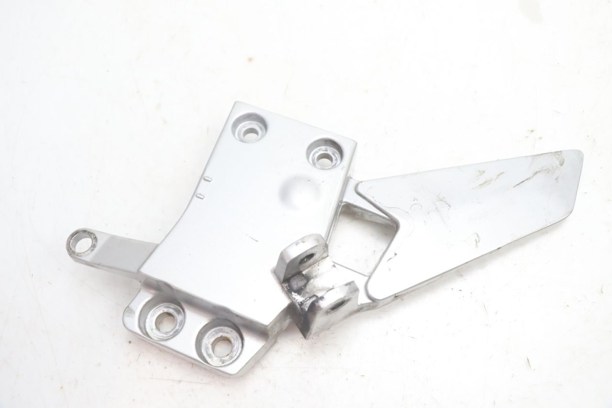 photo de FUSSRASTEN HALTEPLATTEN VORN LINKS YAMAHA FJR 1300 (2001 - 2005) - Hauptansicht