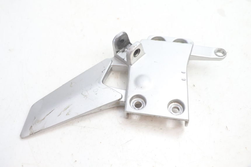 photo de FUSSRASTEN HALTEPLATTEN VORN LINKS YAMAHA FJR 1300 (2001 - 2005) - Zoom auf Gebrauchszustand