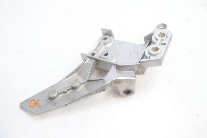 photo de FUSSRASTEN HALTEPLATTEN VORN LINKS YAMAHA FJR 1300 (2001 - 2005) - Alternative Perspektive