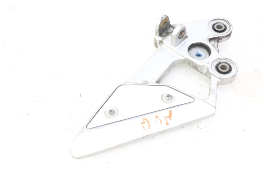 photo de FUSSRASTEN HALTEPLATTEN VORN LINKS YAMAHA FZ6 FAZER S2 600 (2007 - 2011) - Gesamtansicht des Produkts