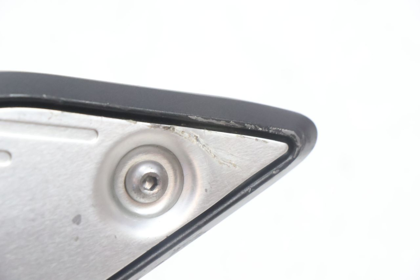 photo de FUSSRASTEN HALTEPLATTEN VORN LINKS YAMAHA FZ8 800 (2010 - 2016) - Zoom auf Gebrauchszustand
