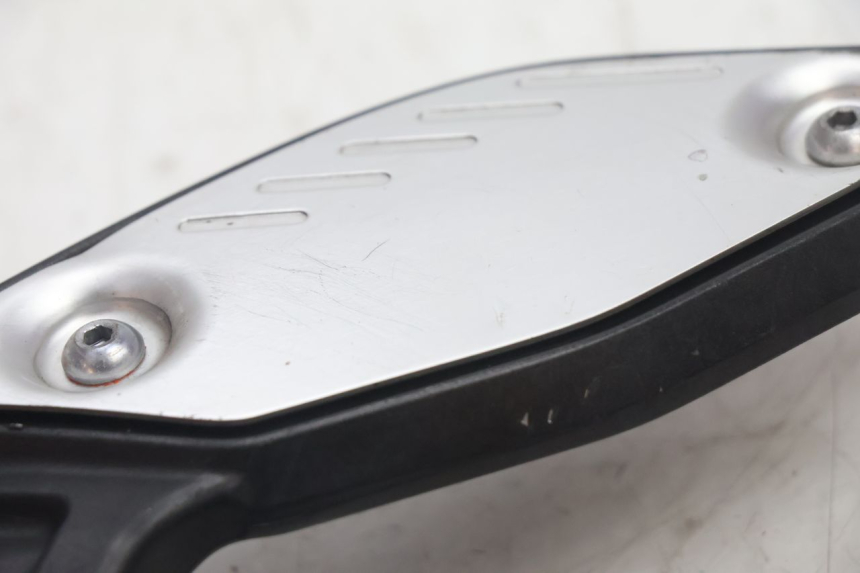 photo de FUSSRASTEN HALTEPLATTEN VORN LINKS YAMAHA FZ8 800 (2010 - 2016) - Alternative Perspektive