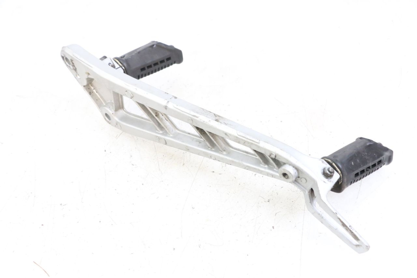 photo de FUSSRASTEN HALTEPLATTEN VORN LINKS HYOSUNG GF 125 (2001 - 2005) - Technische Nahaufnahme