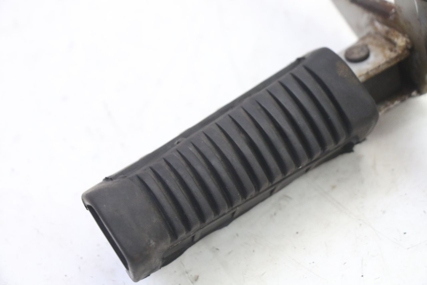 photo de FUSSRASTEN HALTEPLATTEN VORN LINKS SUZUKI GS GSE 500 (2001 - 2003) - Alternative Perspektive