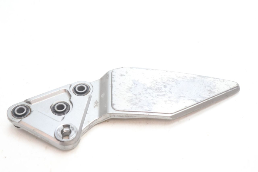 photo de FUSSRASTEN HALTEPLATTEN VORN LINKS SUZUKI GSF N BANDIT 1200 (2001 - 2005) - Detailansicht des Bauteils