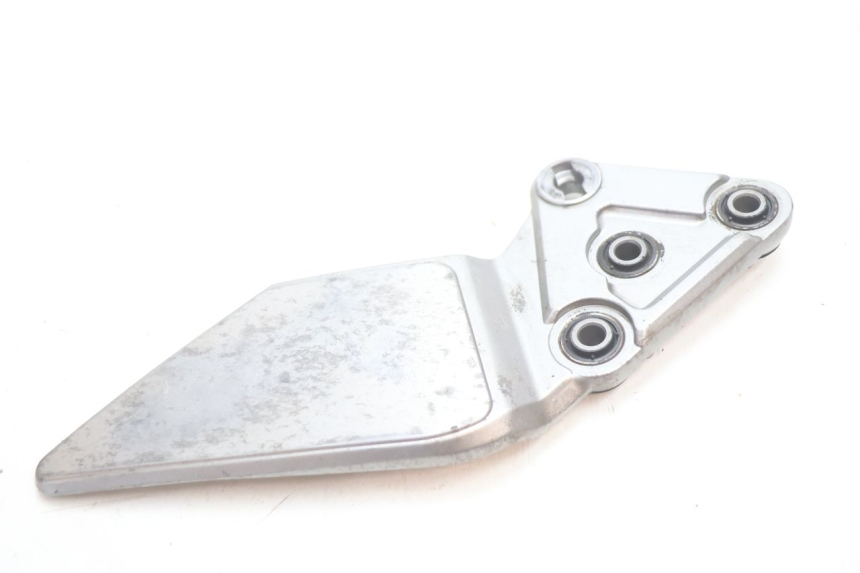 photo de FUSSRASTEN HALTEPLATTEN VORN LINKS SUZUKI GSF N BANDIT 1200 (2001 - 2005) - Zoom auf Gebrauchszustand
