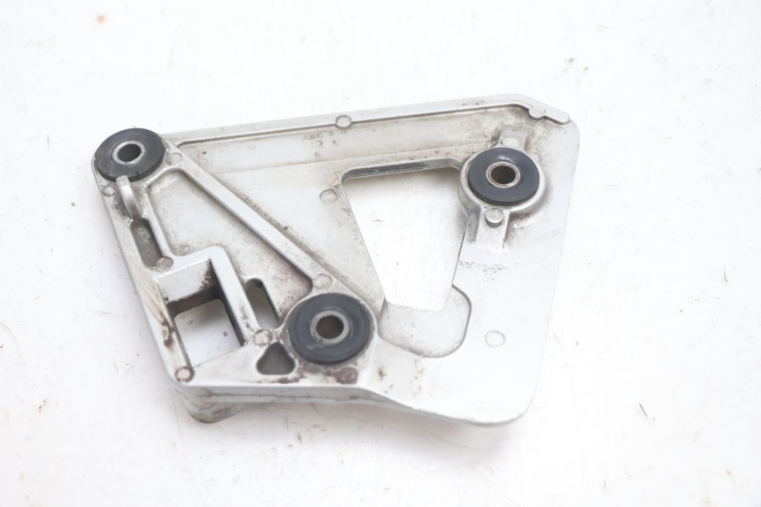 photo de FUSSRASTEN HALTEPLATTEN VORN LINKS SUZUKI GSX F GSXF 750 (1988 - 1998) - Technische Nahaufnahme